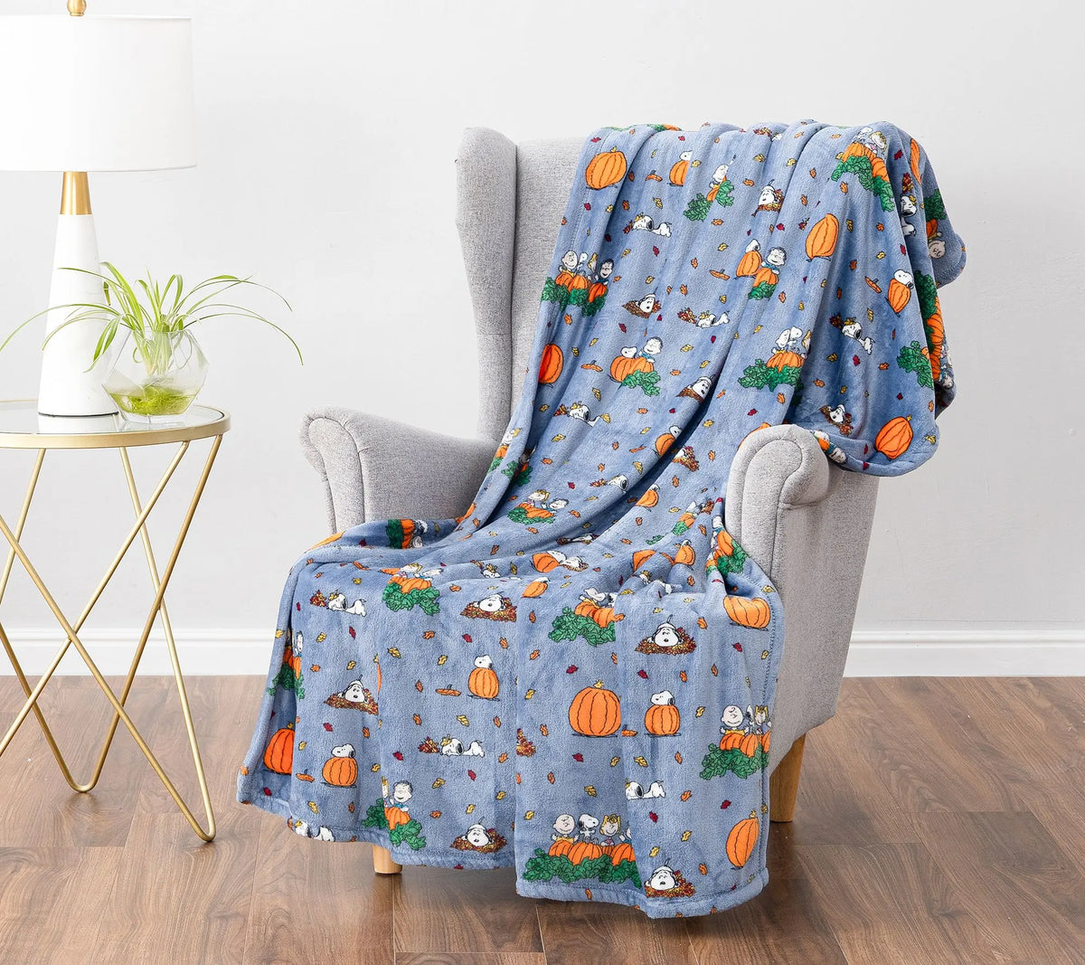 Berkshire Peanuts Halloween Plush 55x70 Throw - View 3