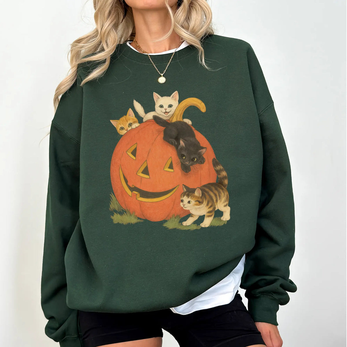ChicCotton Vintage 90s Halloween Cat Crewneck Sweatshirt, Retro Cute Cats and Jack-o’-Lantern Graphic, Fall Spooky Season Pullover