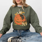 ChicCotton Vintage 90s Halloween Cat Crewneck Sweatshirt, Retro Cute Cats and Jack-o’-Lantern Graphic, Fall Spooky Season Pullover