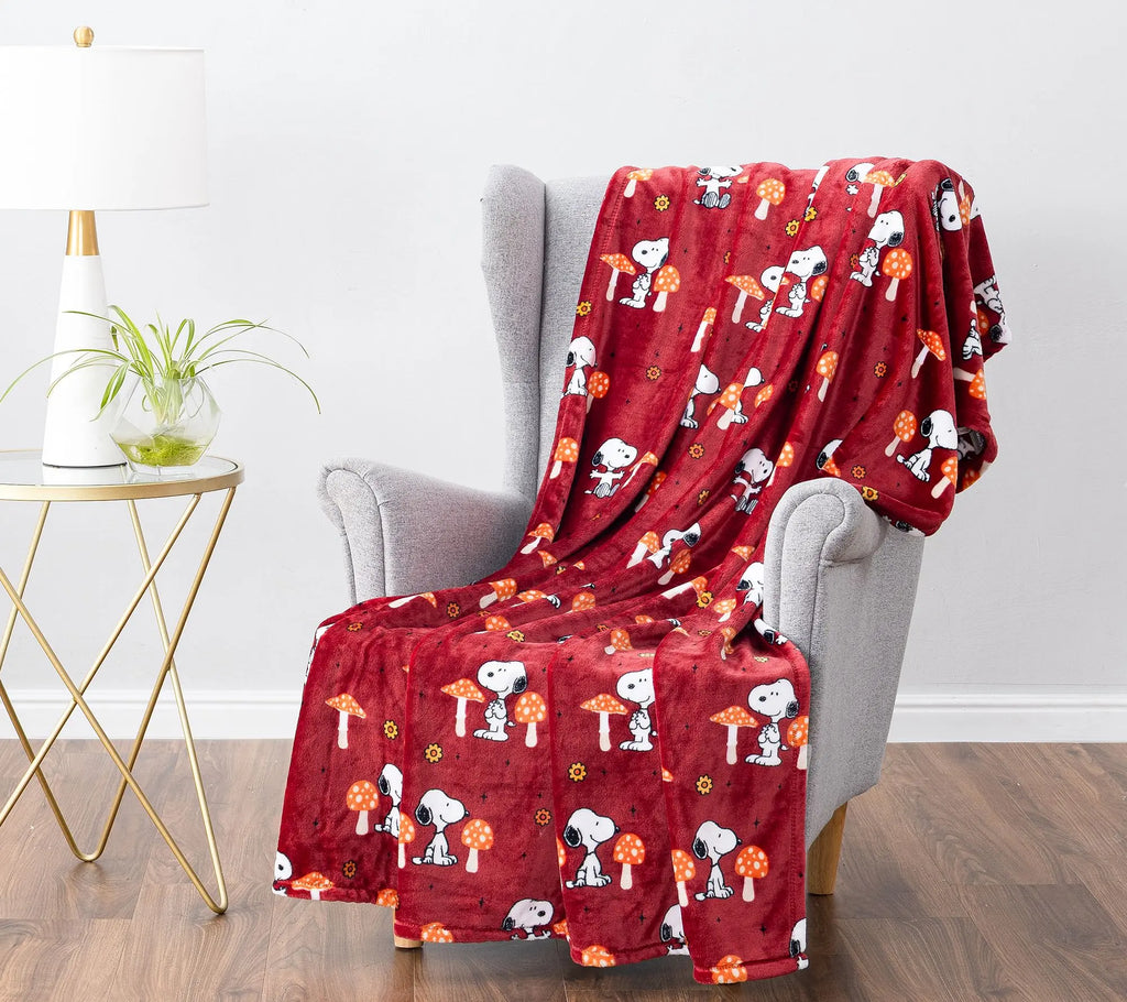 Berkshire Peanuts Halloween Plush 55x70 Throw - View 6