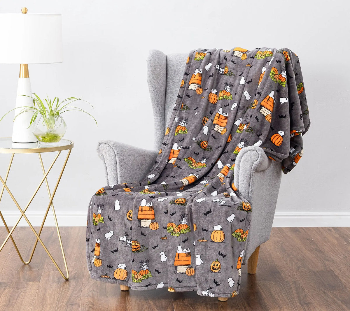 Berkshire Peanuts Halloween Plush 55x70 Throw
