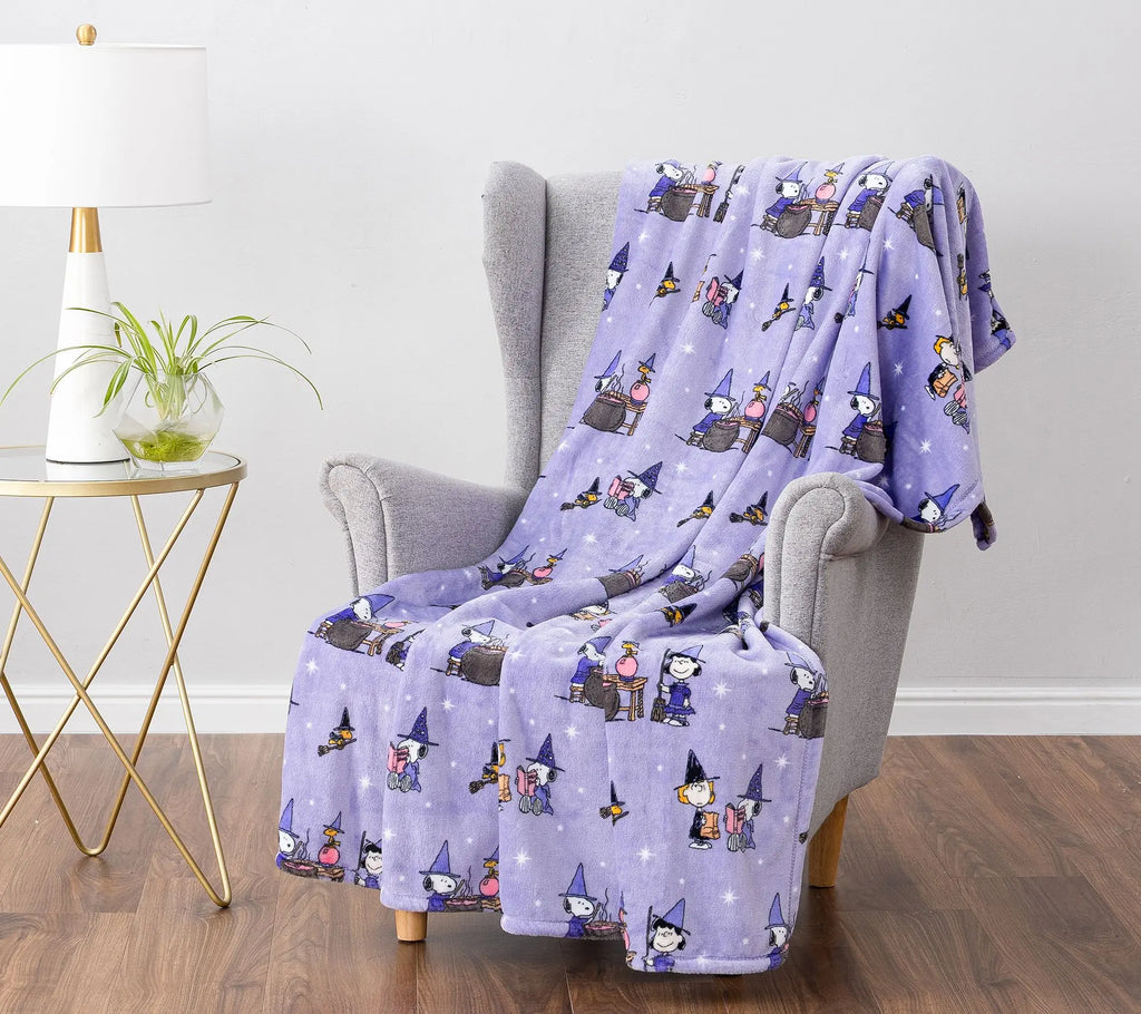 Berkshire Peanuts Halloween Plush 55x70 Throw - View 2